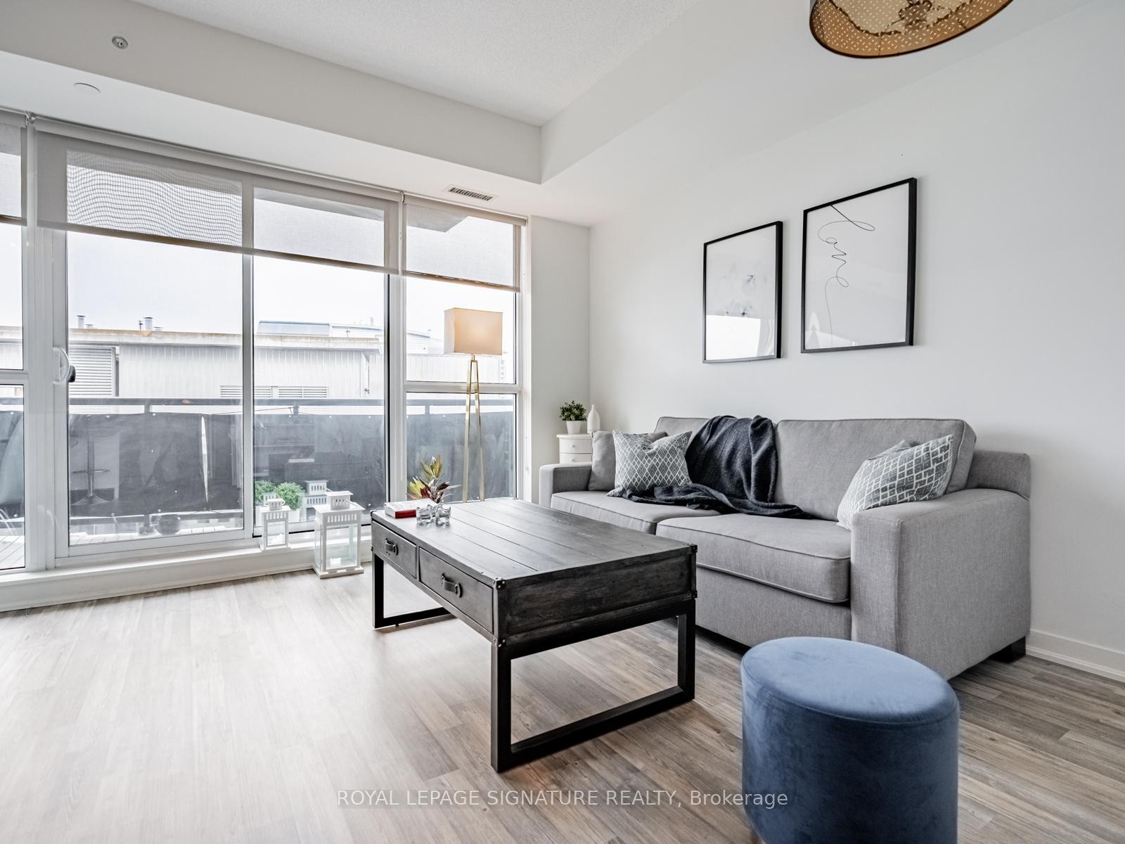2102-51 East Liberty Street, Toronto, ON - Indoor Photo Showing Living Room
