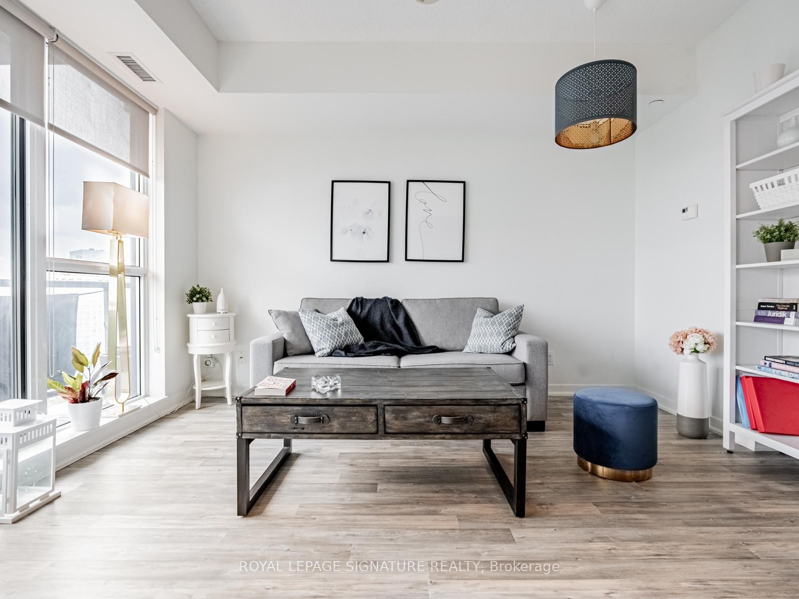 2102-51 East Liberty Street, Toronto, ON - Indoor Photo Showing Living Room