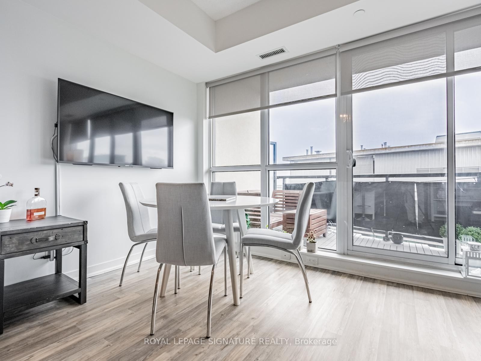 2102-51 East Liberty Street, Toronto, ON - Indoor