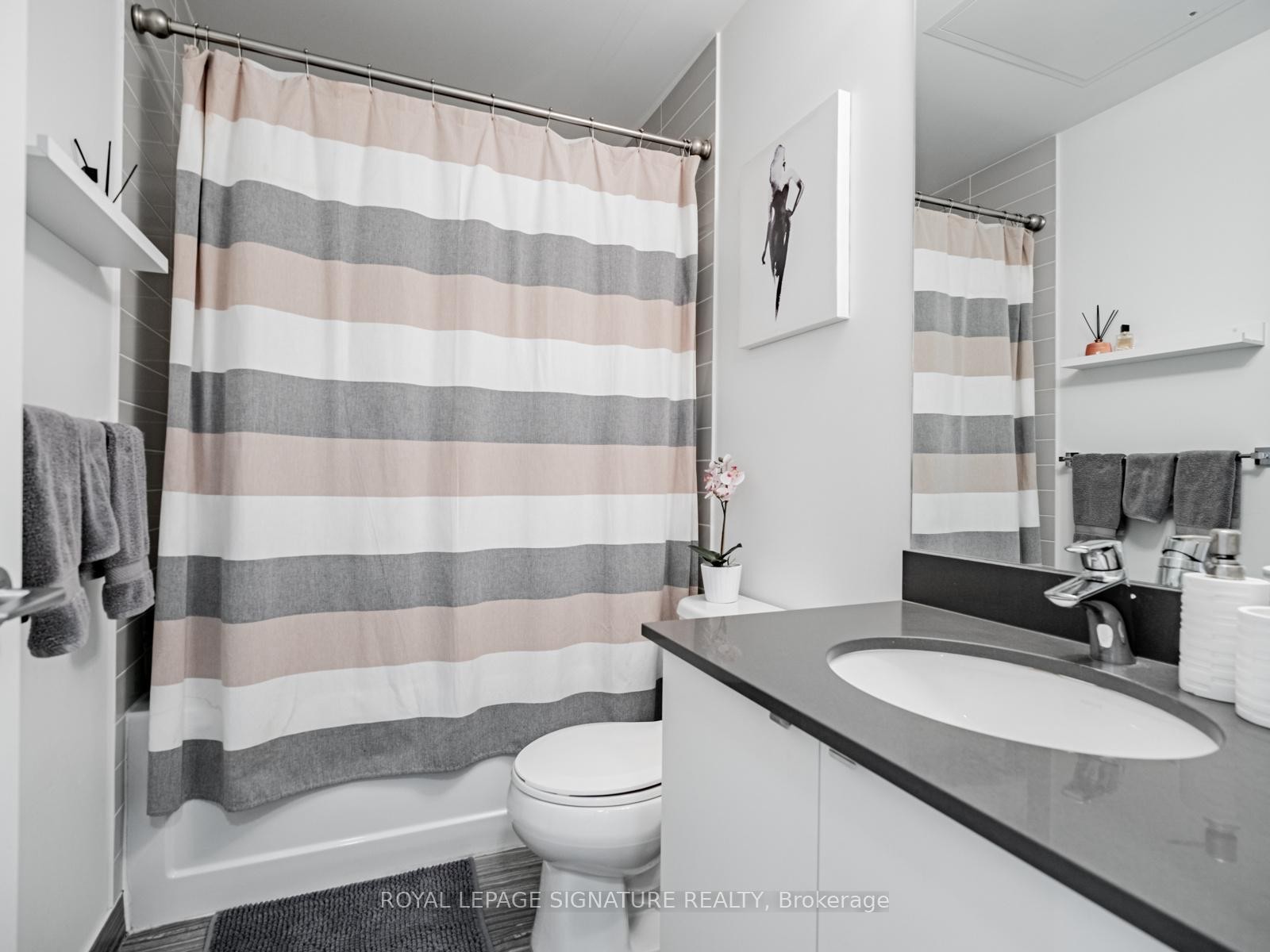 2102-51 East Liberty Street, Toronto, ON - Indoor Photo Showing Bathroom