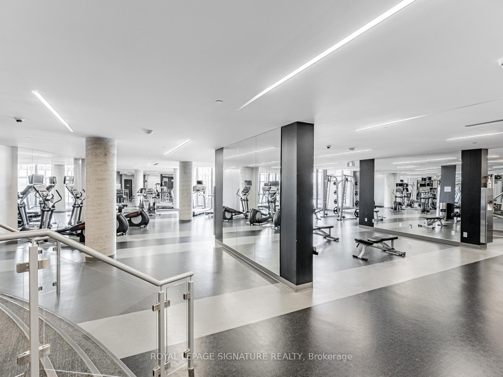 2102-51 East Liberty Street, Toronto, ON - Indoor Photo Showing Gym Room