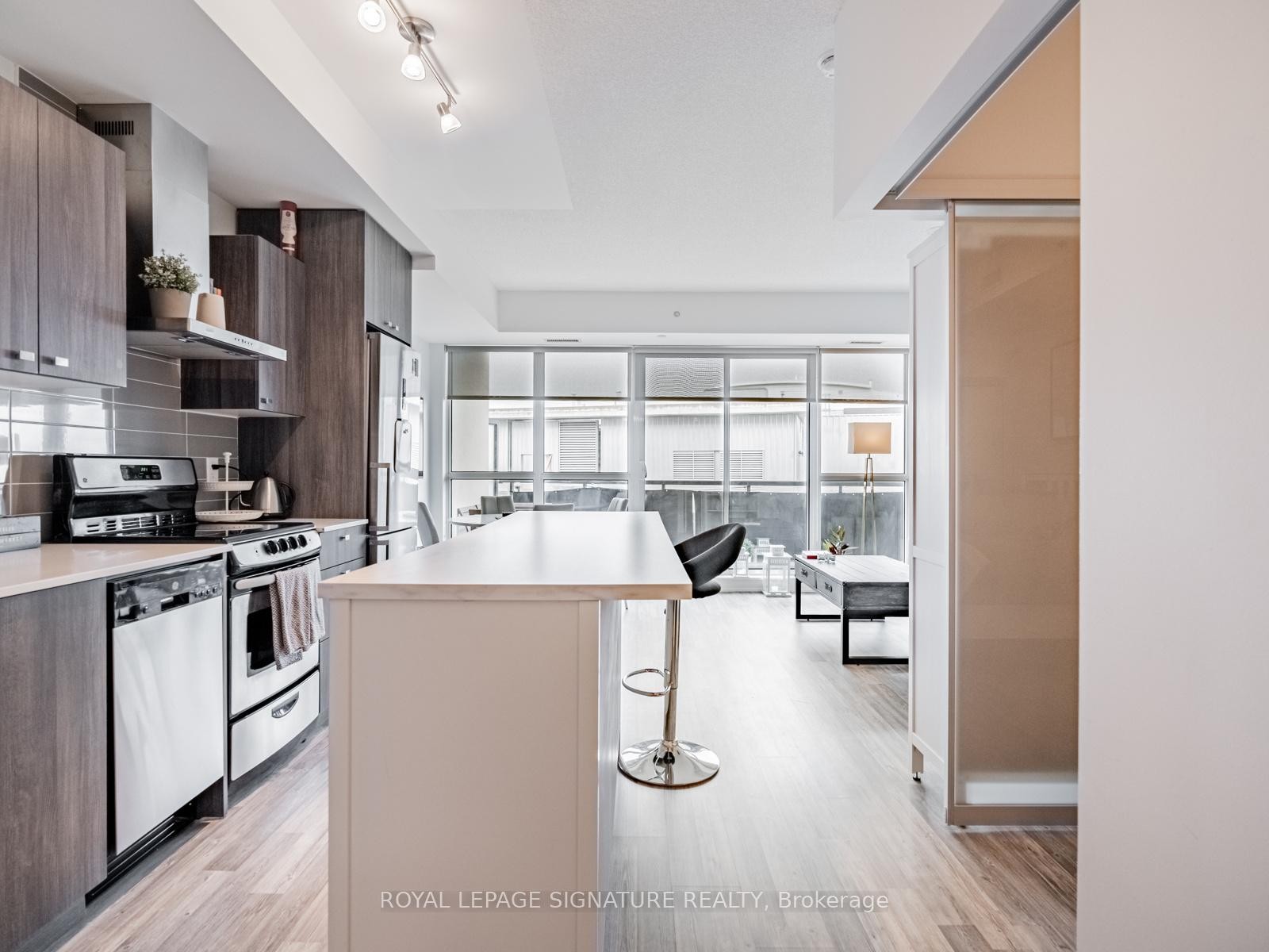 2102-51 East Liberty Street, Toronto, ON - Indoor Photo Showing Kitchen