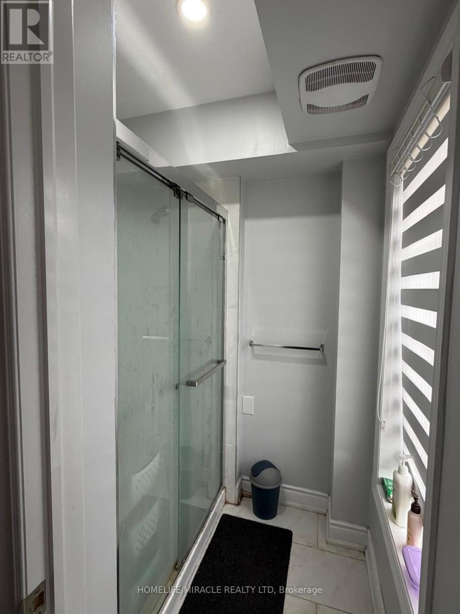 402 Linden Drive, Cambridge, ON - Indoor Photo Showing Bathroom