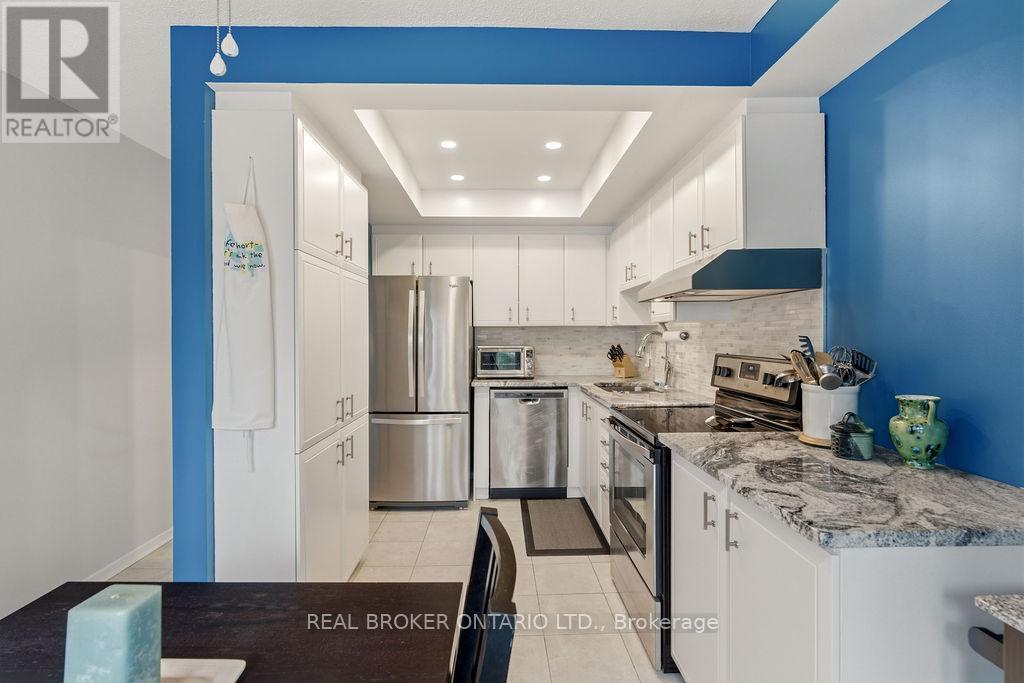 51 Haxby Private, Ottawa, ON - Indoor Photo Showing Kitchen With Stainless Steel Kitchen With Upgraded Kitchen