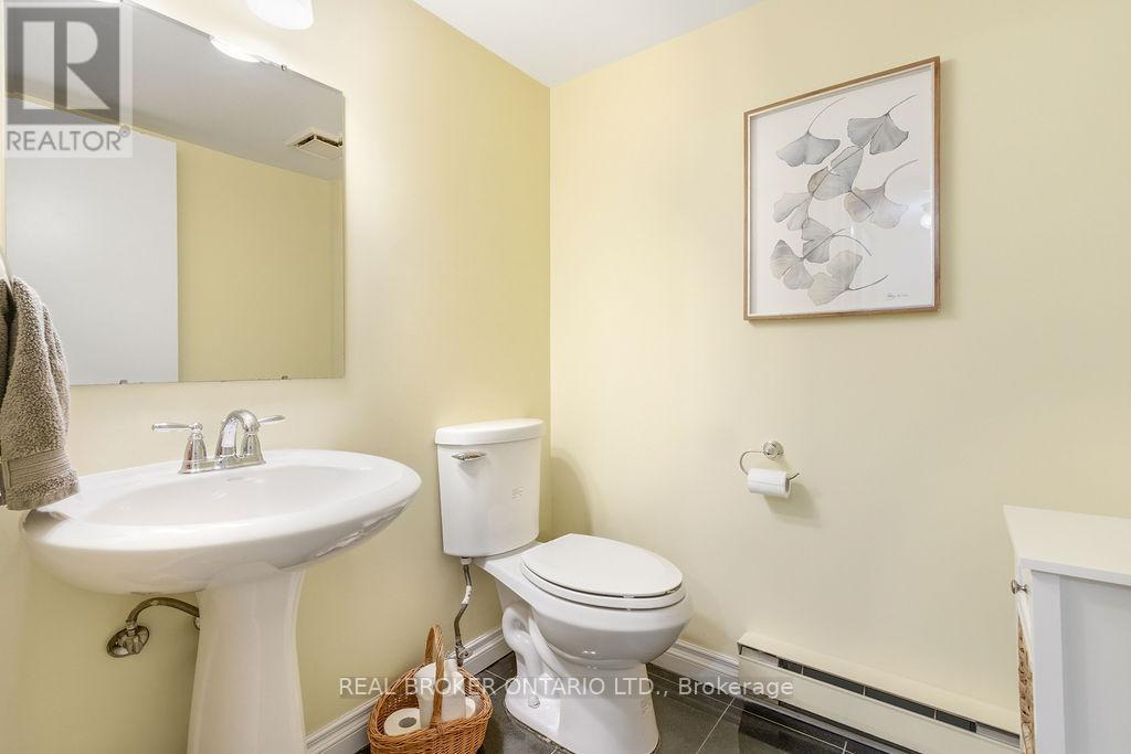 51 Haxby Private, Ottawa, ON - Indoor Photo Showing Bathroom
