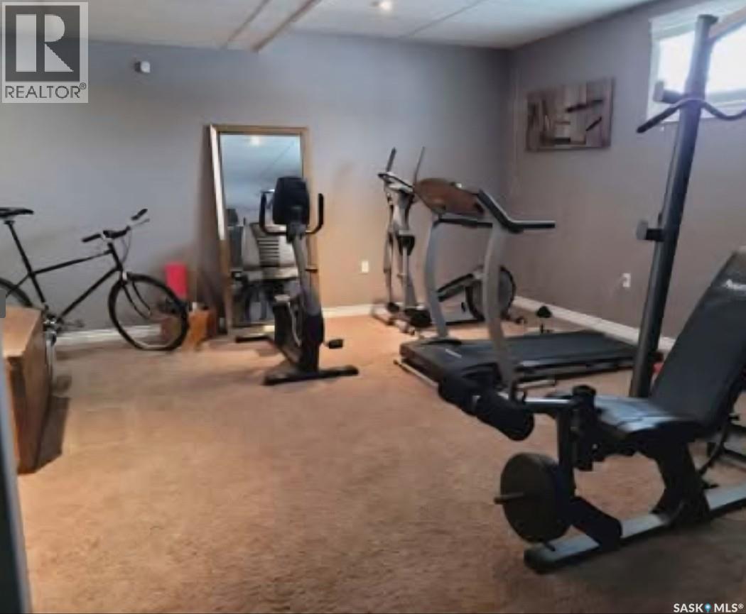 505 Cardinal Court, Shellbrook, SK - Indoor Photo Showing Gym Room