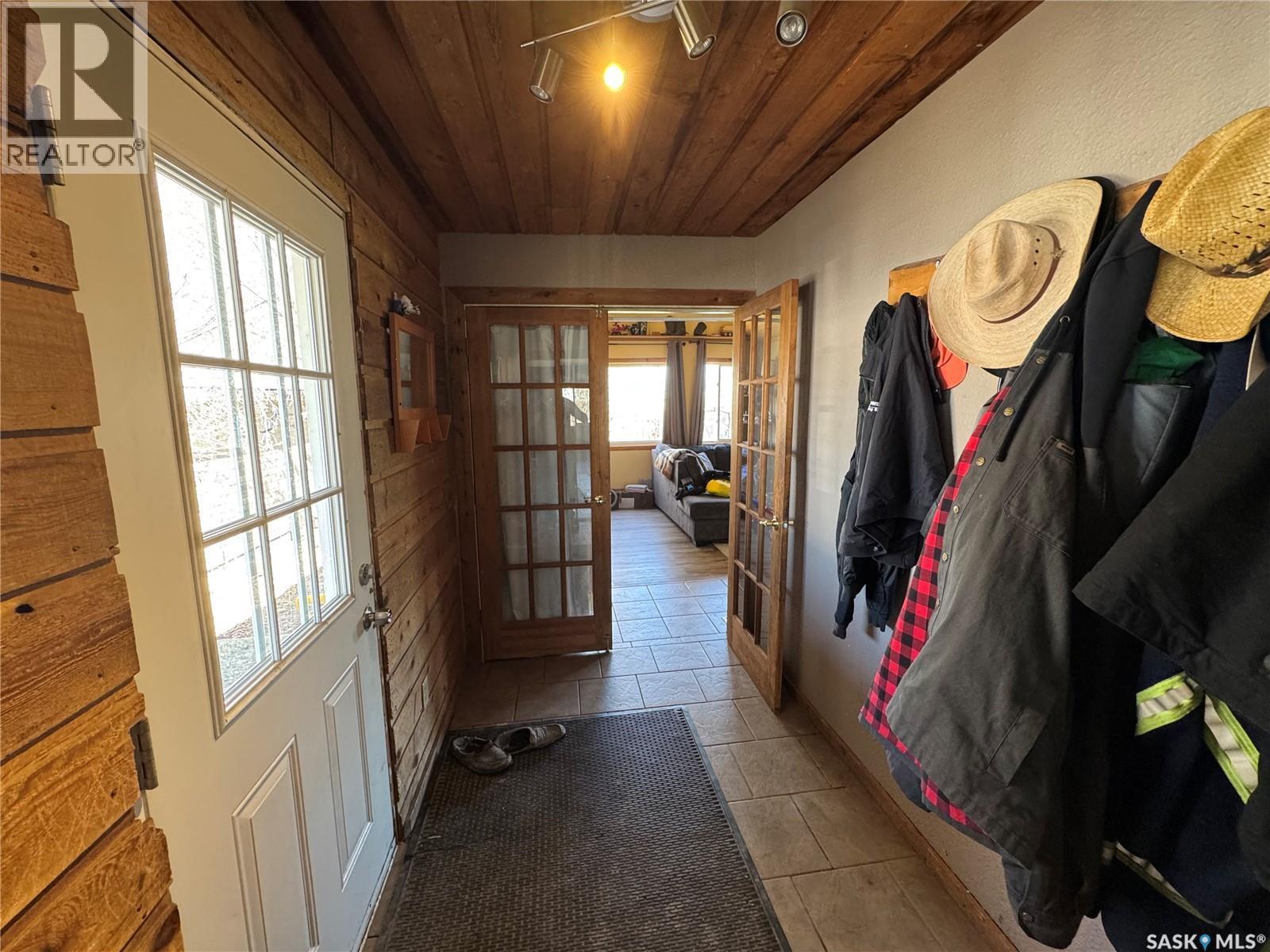 381 2Nd Street, Disley, SK - Indoor Photo Showing Other Room