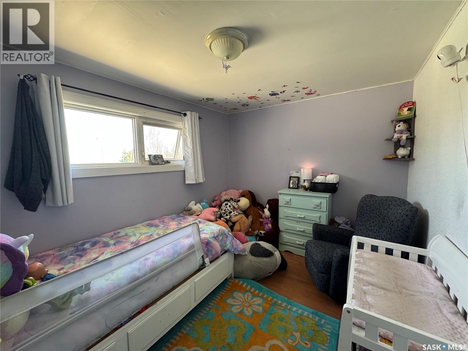 381 2Nd Street, Disley, SK - Indoor Photo Showing Bedroom