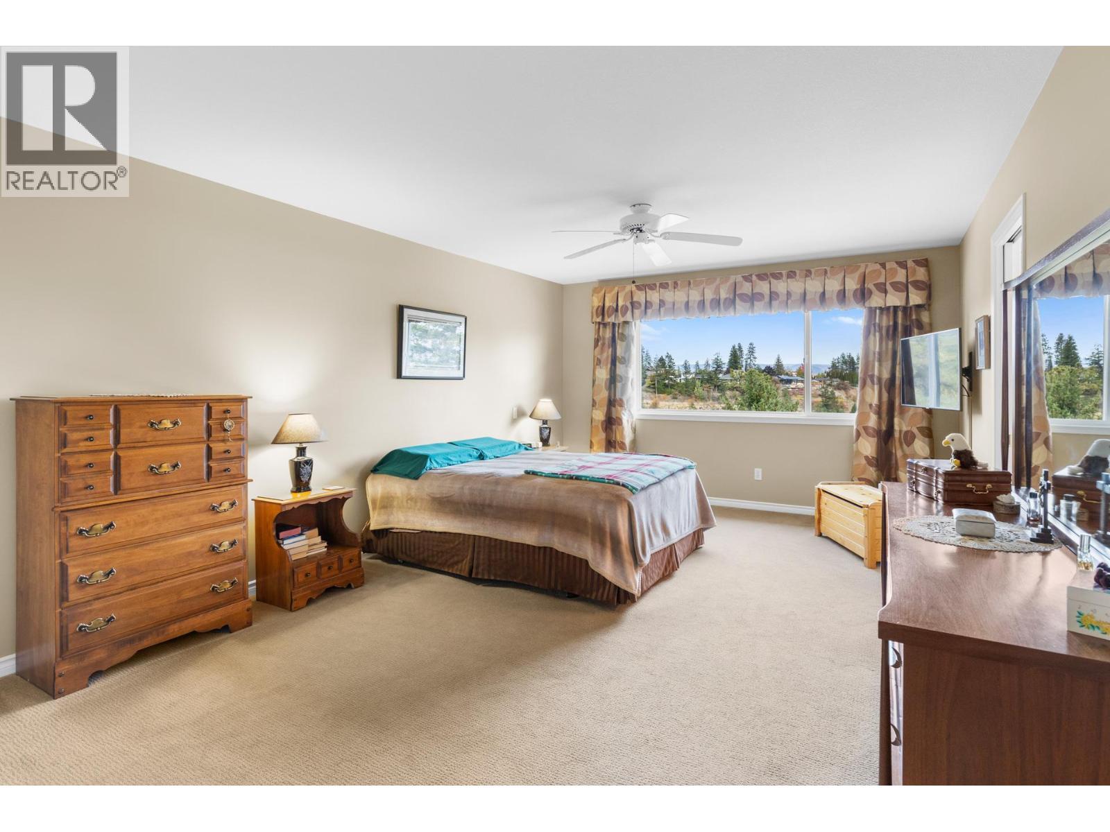3849 Glen Canyon Drive, West Kelowna, BC - Indoor Photo Showing Bedroom