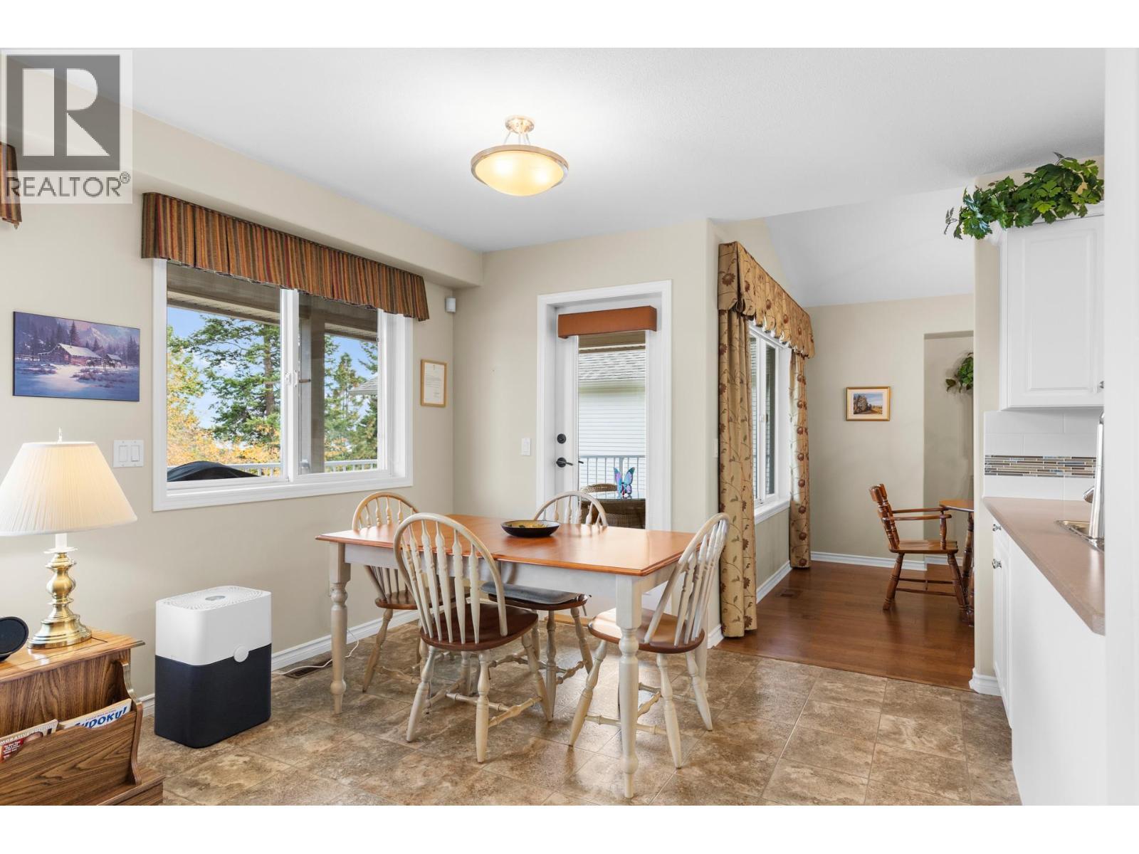 3849 Glen Canyon Drive, West Kelowna, BC - Indoor Photo Showing Dining Room