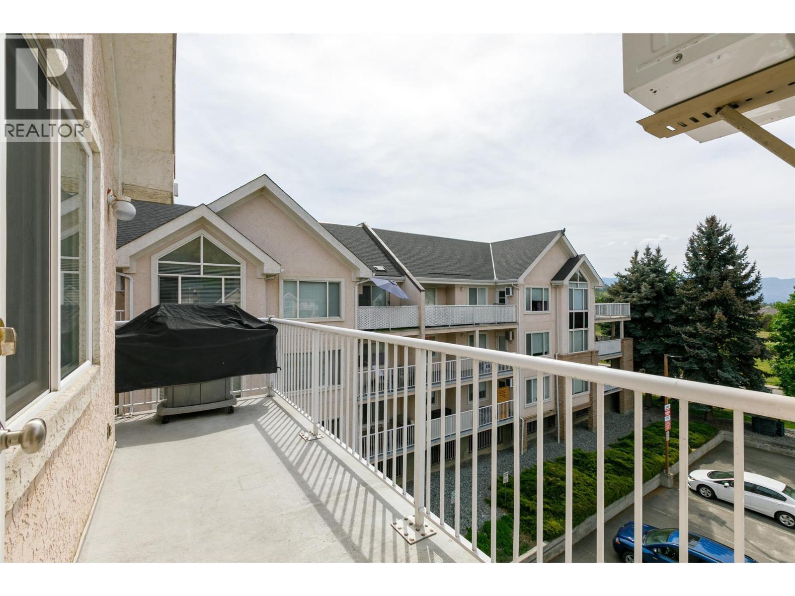 400 Sutton Crescent Unit# 313, Kelowna, BC - Outdoor