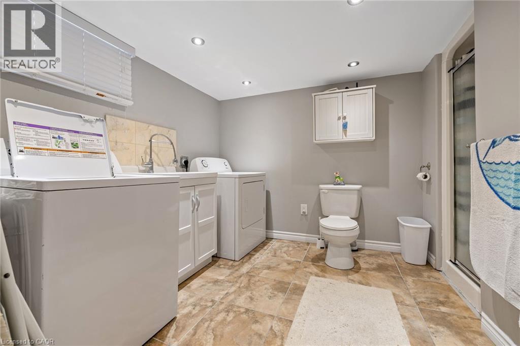 625 Tate Avenue, Hamilton, ON - Indoor Photo Showing Laundry Room