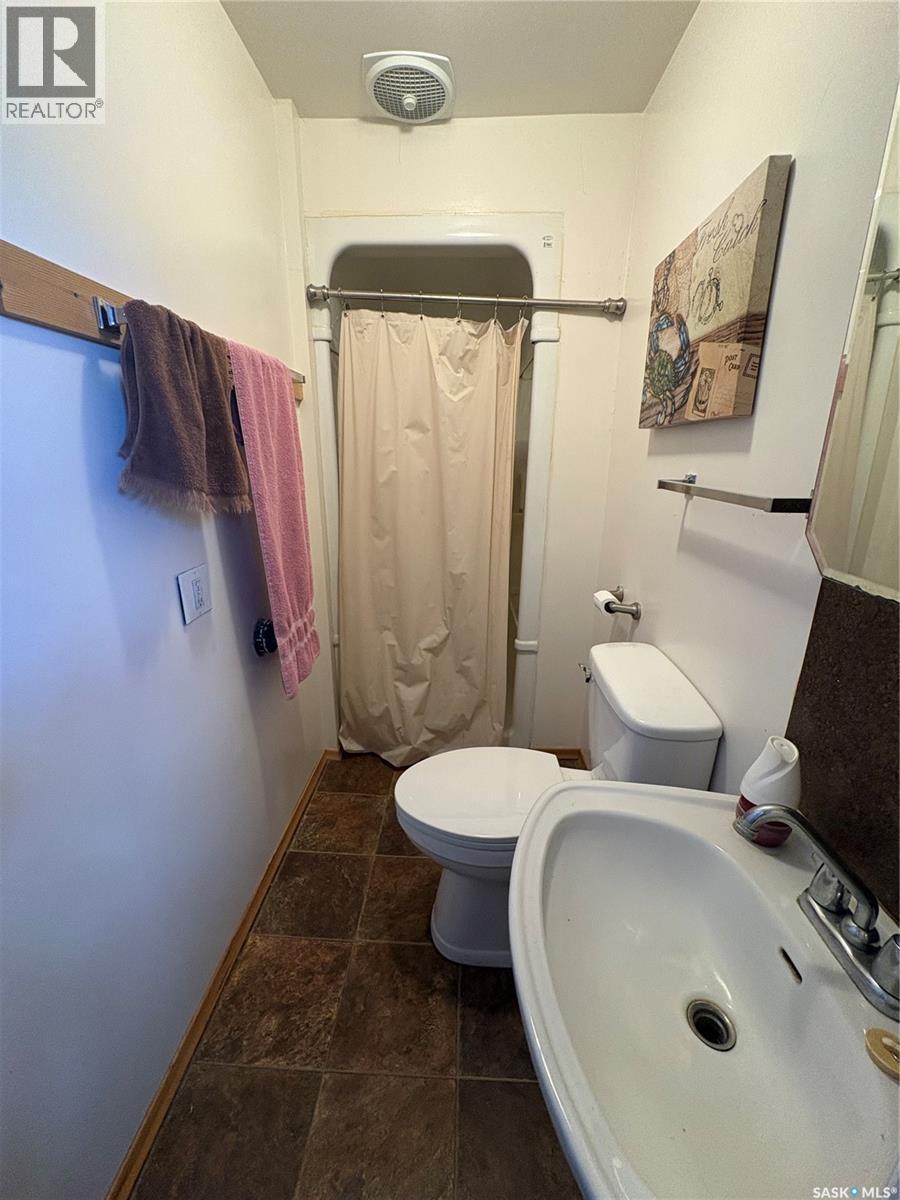 404 Yellowhead Highway, Theodore, SK - Indoor Photo Showing Bathroom