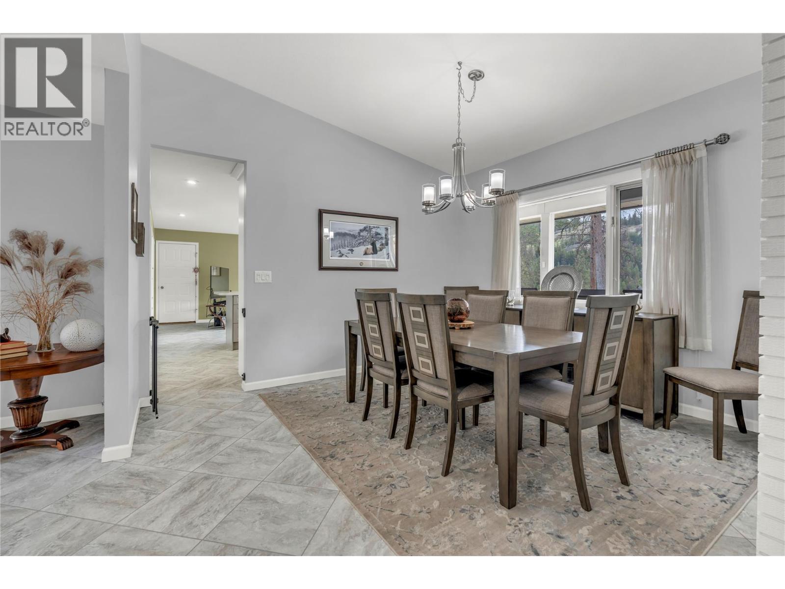 103 Eagle Drive, Kaleden, BC - Indoor Photo Showing Dining Room