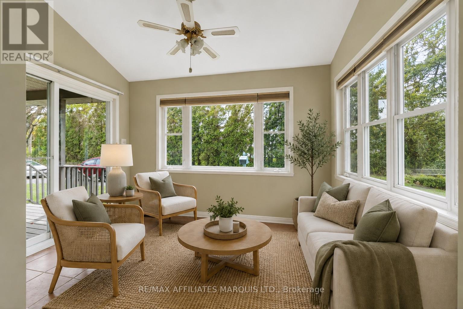 Virtually Staged - 315 Eleventh Street E, Cornwall, ON - Indoor Photo Showing Living Room