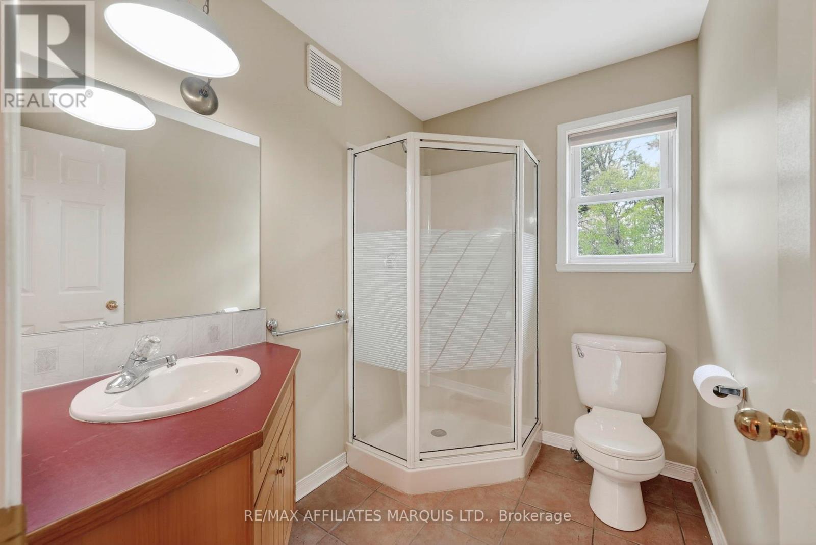 315 Eleventh Street E, Cornwall, ON - Indoor Photo Showing Bathroom