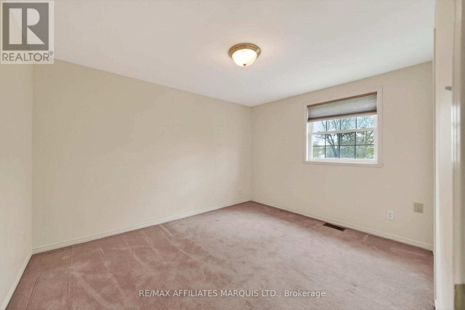 315 Eleventh Street E, Cornwall, ON - Indoor Photo Showing Other Room