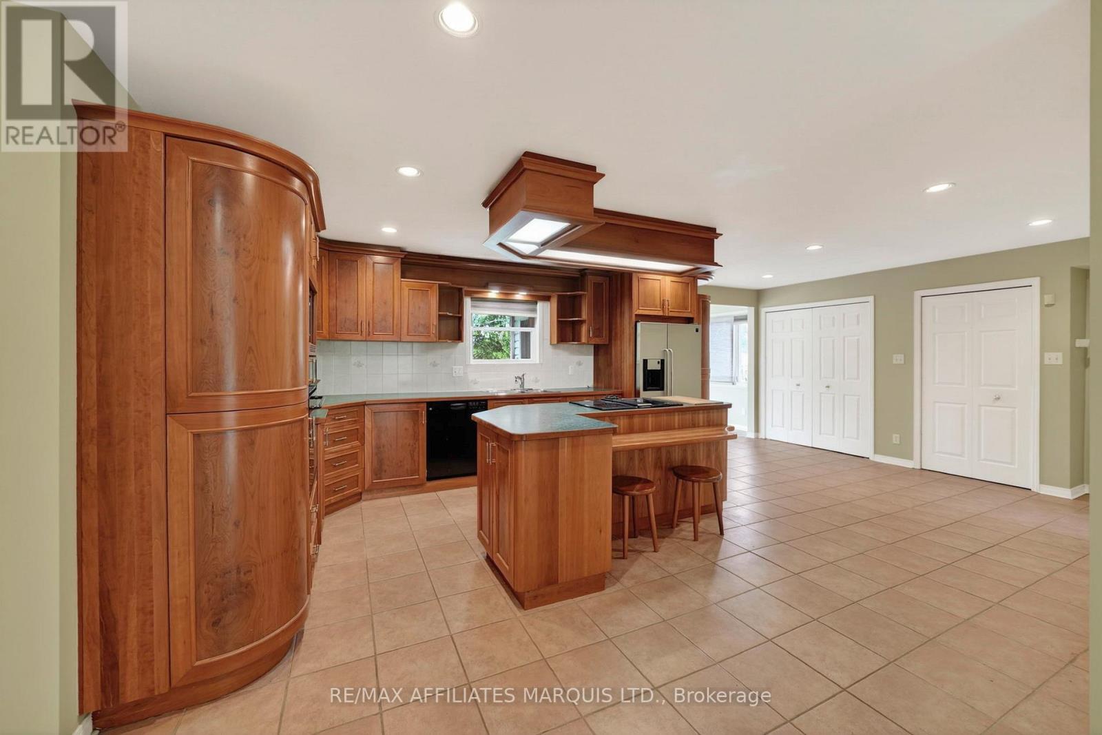 315 Eleventh Street E, Cornwall, ON - Indoor Photo Showing Kitchen