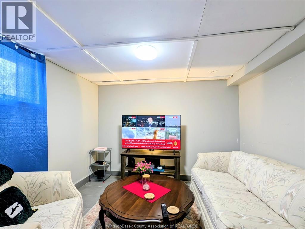 77 Askew, Leamington, ON - Indoor