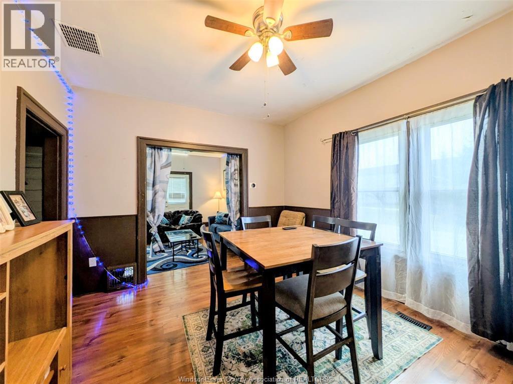 77 Askew, Leamington, ON - Indoor Photo Showing Dining Room