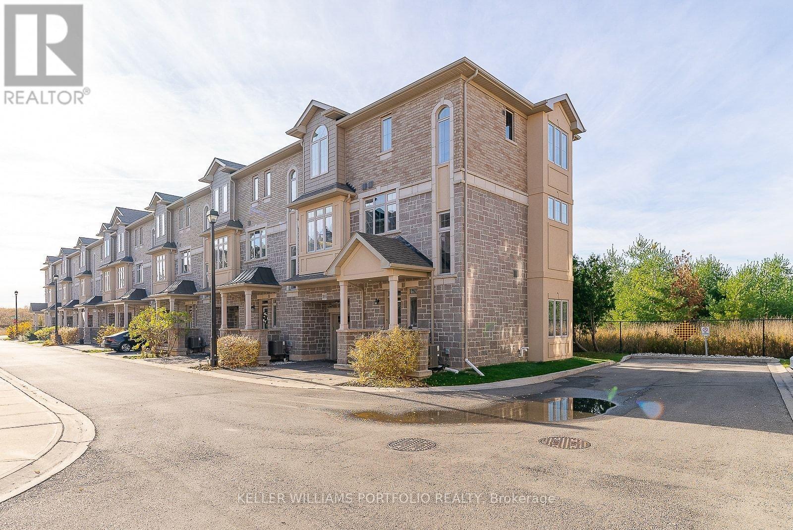 2016 Deerview Common, Oakville, ON - Outdoor With Facade