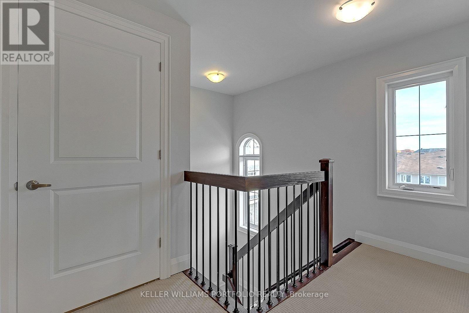 2016 Deerview Common, Oakville, ON - Indoor Photo Showing Other Room