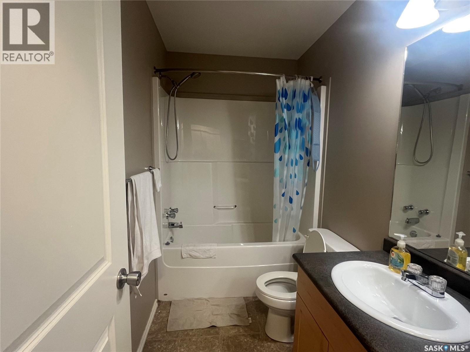 207 303 Slimmon Place, Saskatoon, SK - Indoor Photo Showing Bathroom