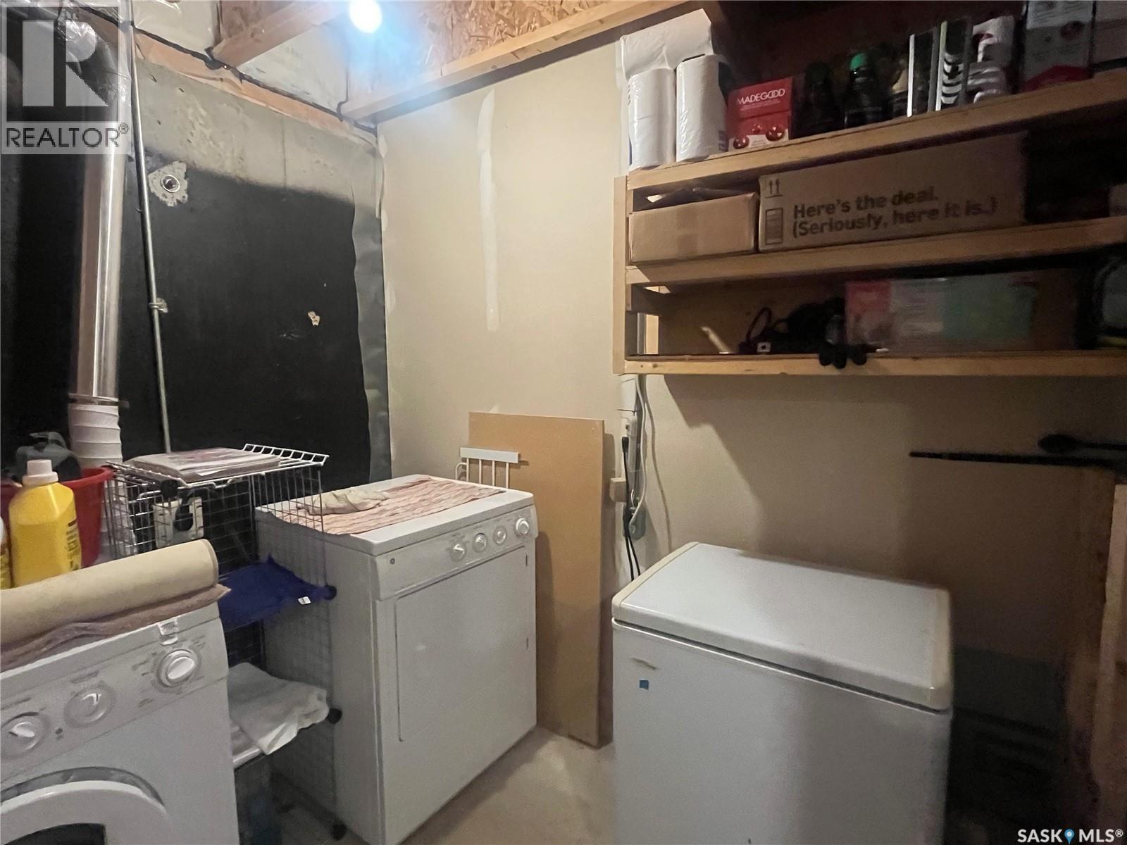 207 303 Slimmon Place, Saskatoon, SK - Indoor Photo Showing Laundry Room