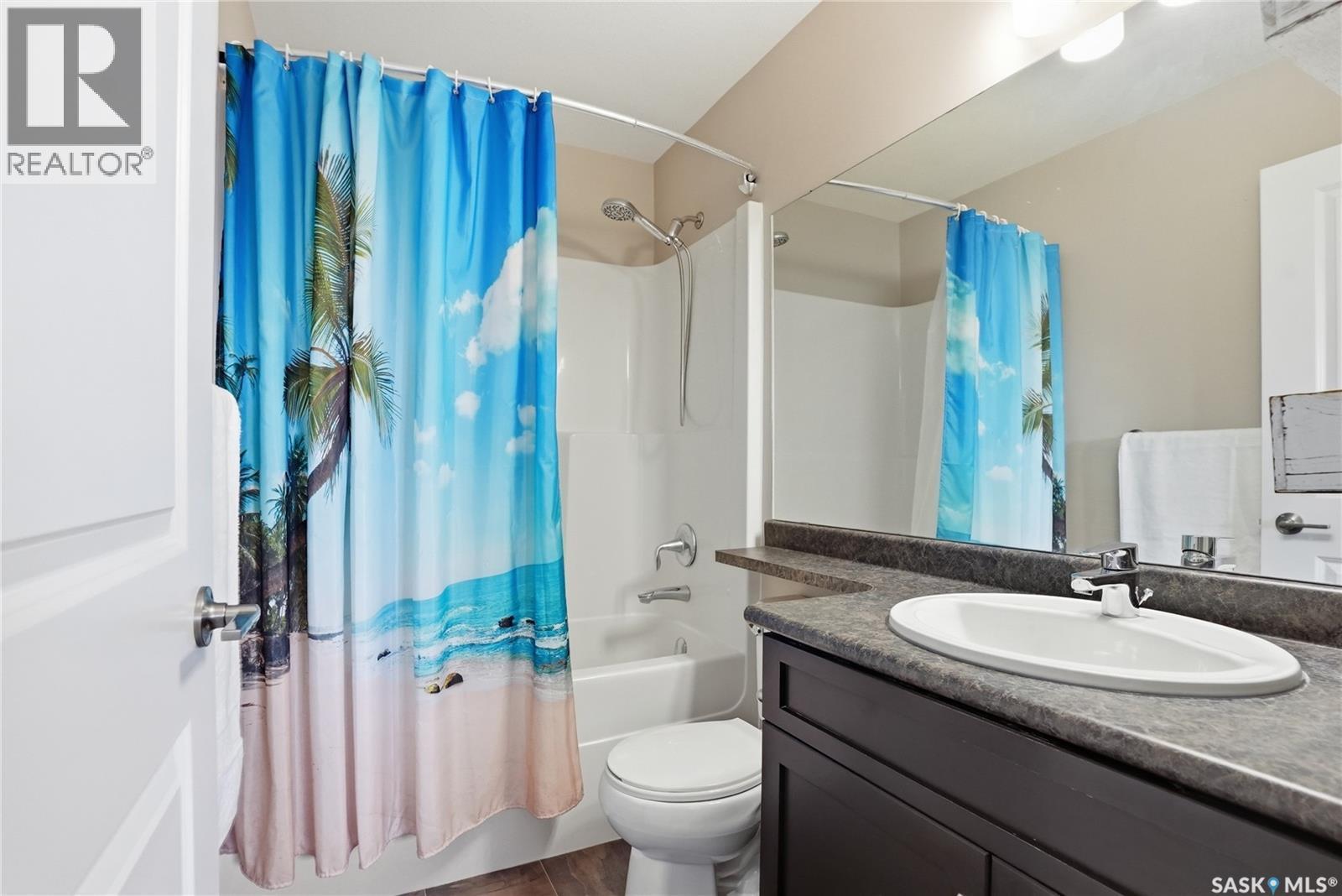 983 Pringle Cove, Saskatoon, SK - Indoor Photo Showing Bathroom