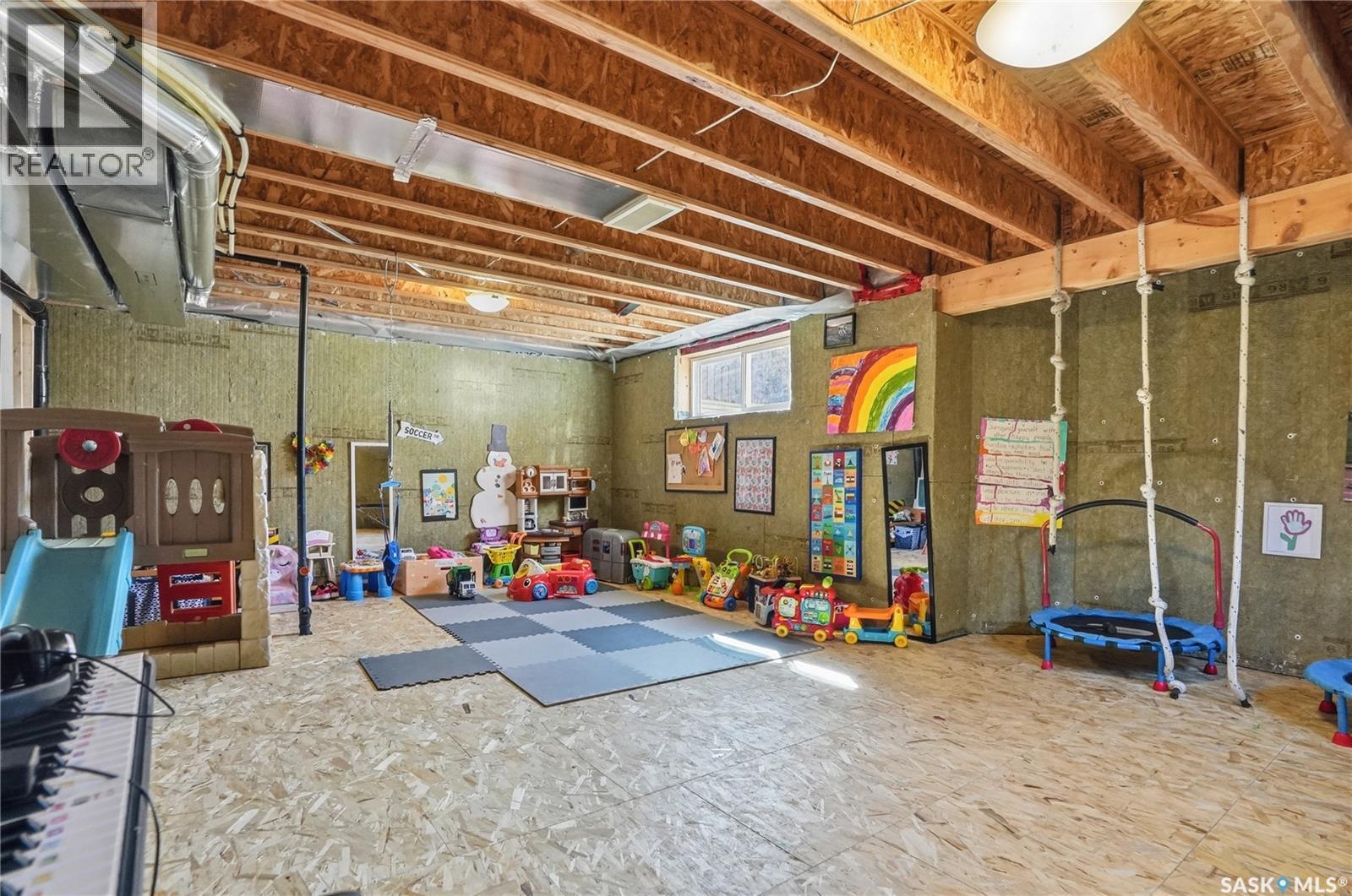 983 Pringle Cove, Saskatoon, SK - Indoor Photo Showing Basement