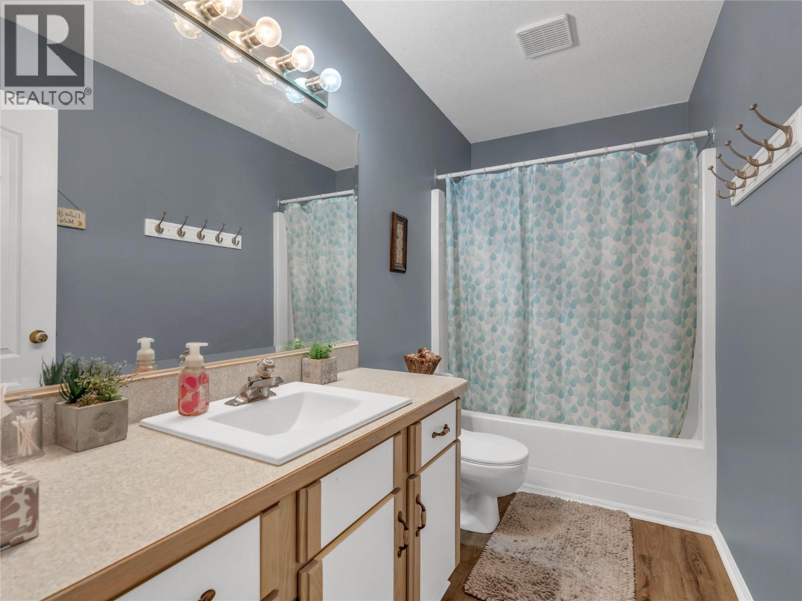 3257 Juniper Drive, Naramata, BC - Indoor Photo Showing Bathroom