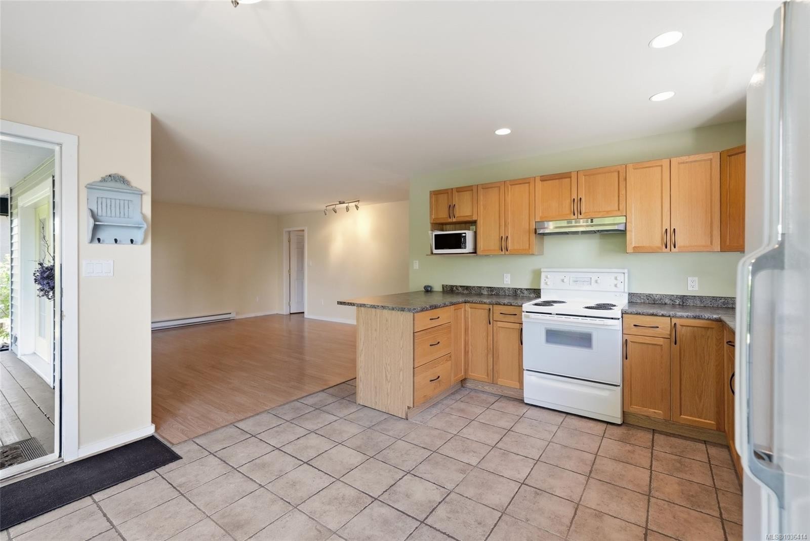 3970 Bovanis Rd, Bowser, BC