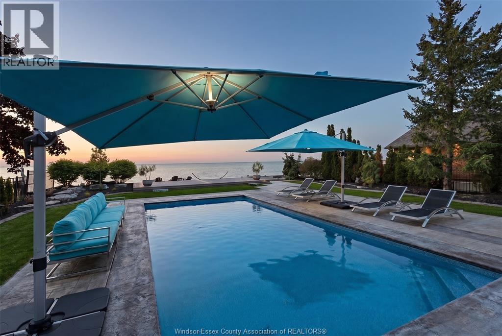 1740 Caille Avenue, Lakeshore, ON - Outdoor With In Ground Pool