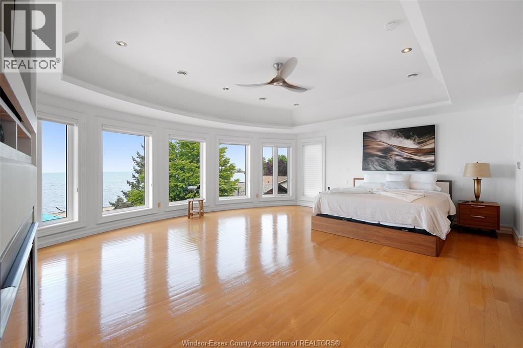 1740 Caille Avenue, Lakeshore, ON - Indoor Photo Showing Bedroom