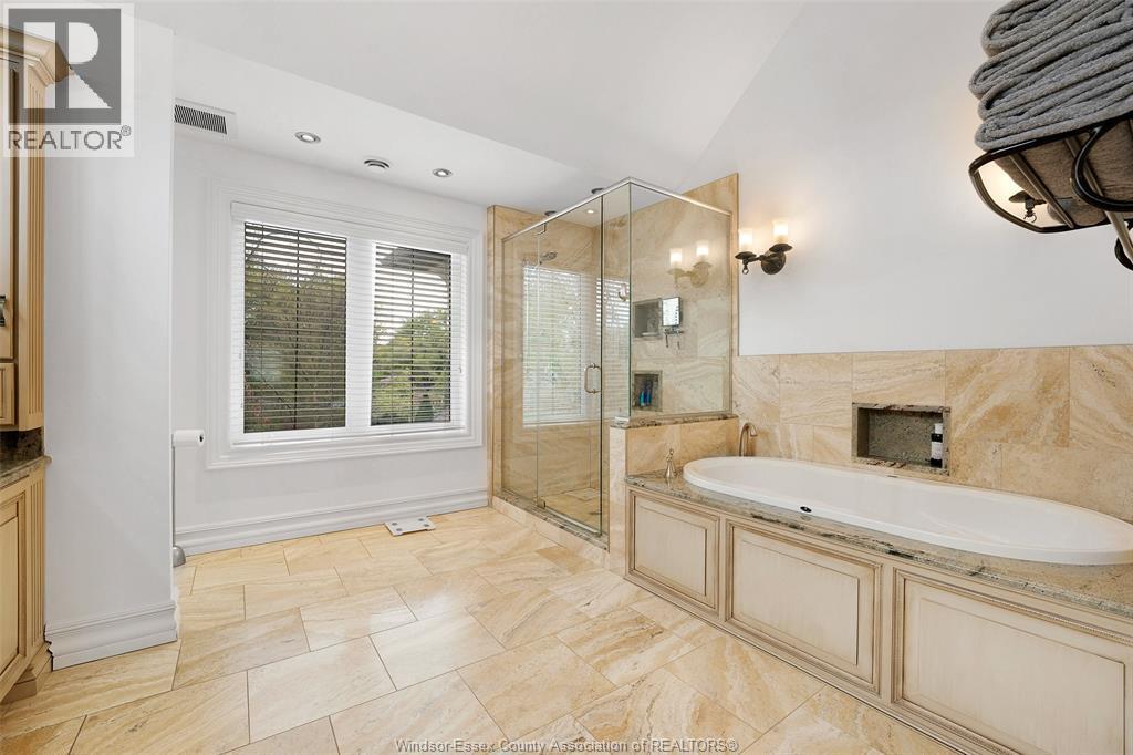 1740 Caille Avenue, Lakeshore, ON - Indoor Photo Showing Bathroom