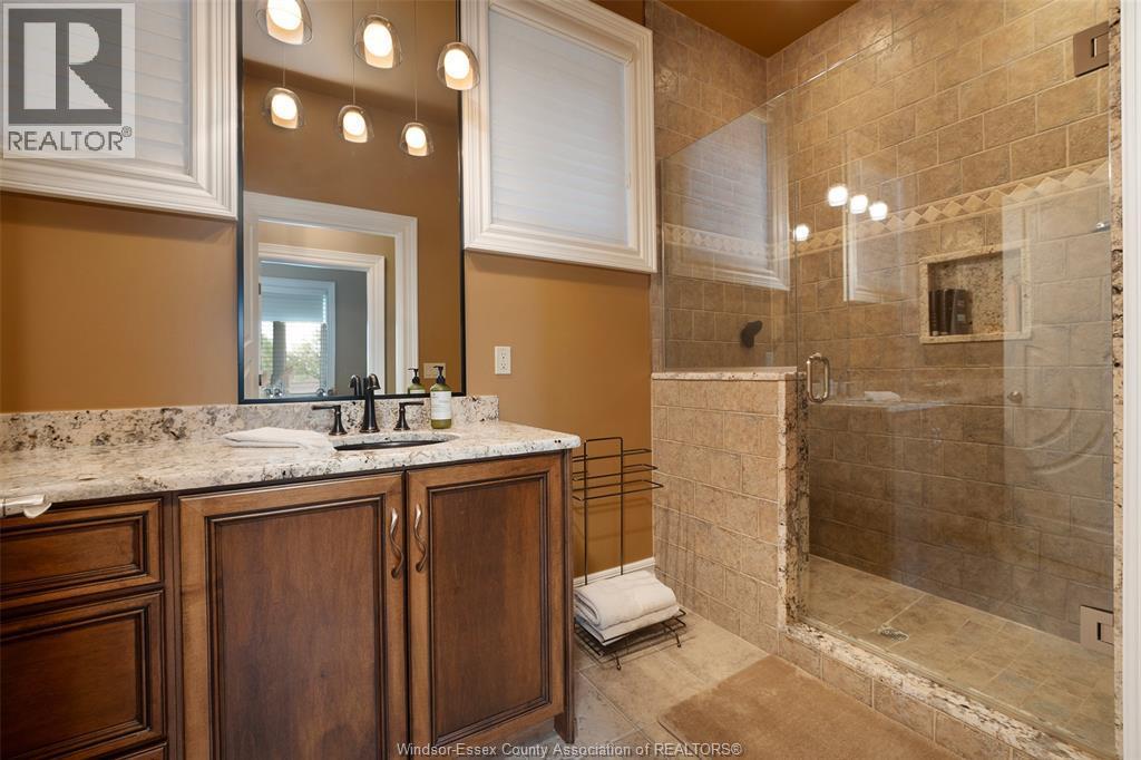 1740 Caille Avenue, Lakeshore, ON - Indoor Photo Showing Bathroom