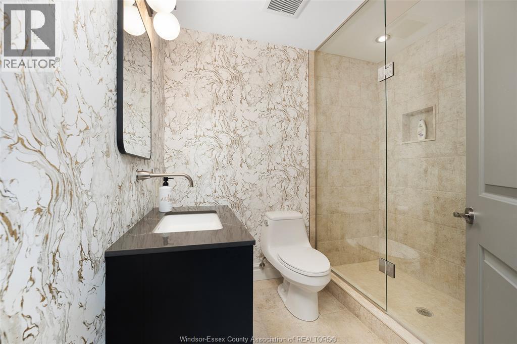 1740 Caille Avenue, Lakeshore, ON - Indoor Photo Showing Bathroom
