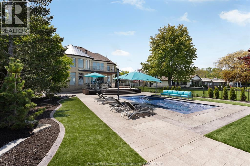 1740 Caille Avenue, Lakeshore, ON - Outdoor With In Ground Pool