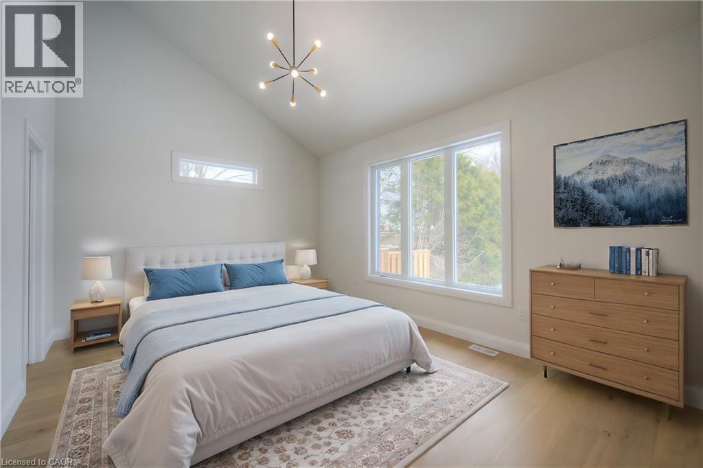 264 Blair Road Unit# 2, Cambridge, ON - Indoor Photo Showing Bedroom