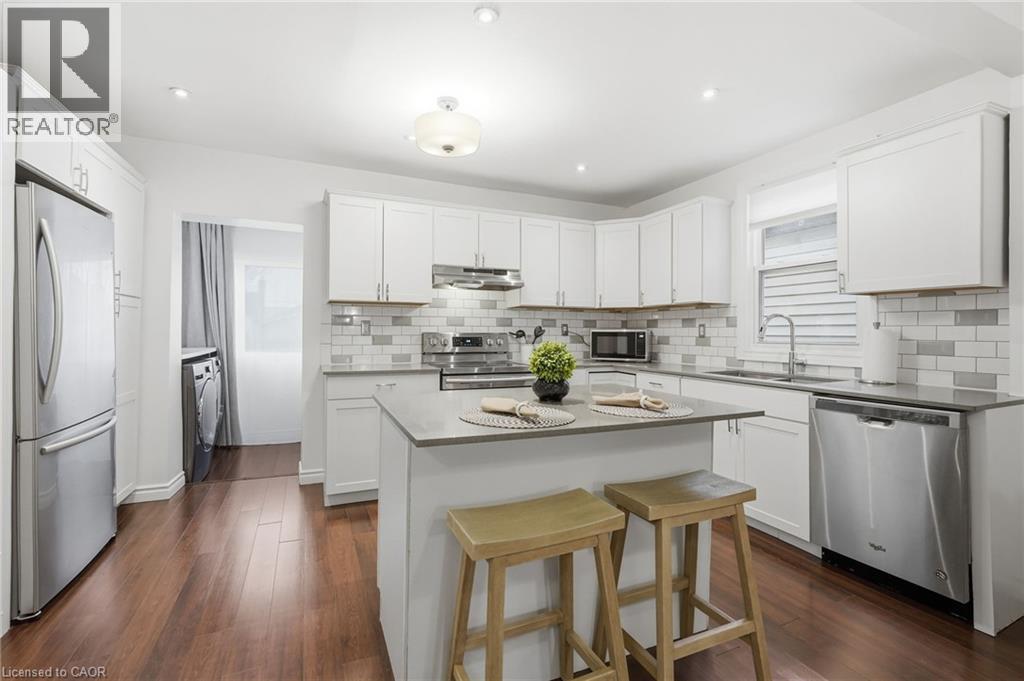 44 Whitfield Avenue, Hamilton, ON - Indoor Photo Showing Kitchen With Upgraded Kitchen