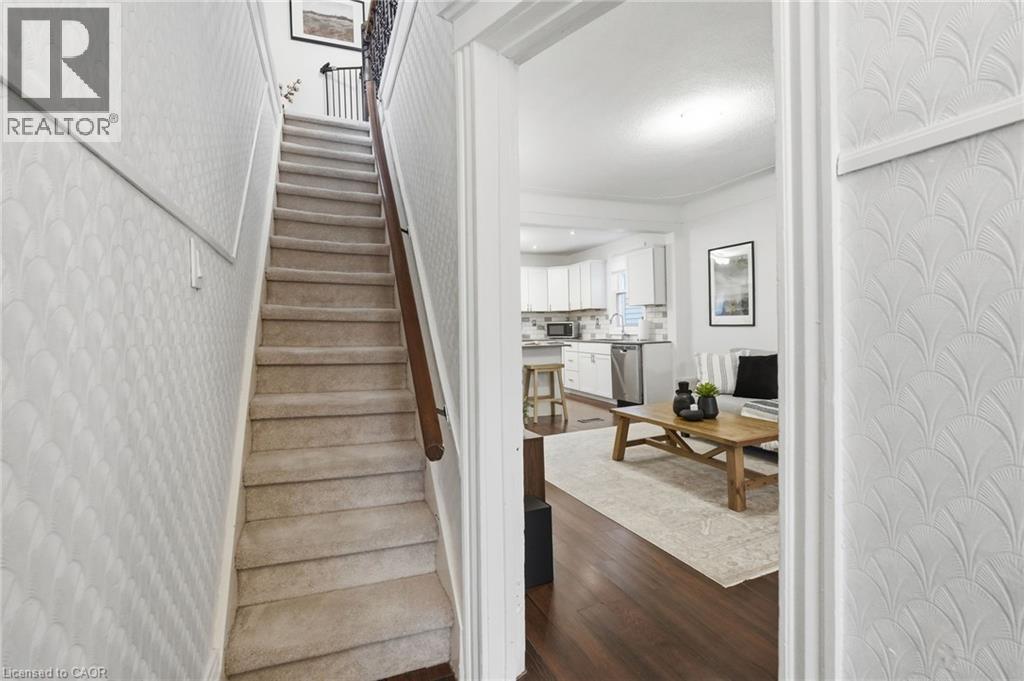 44 Whitfield Avenue, Hamilton, ON - Indoor Photo Showing Other Room