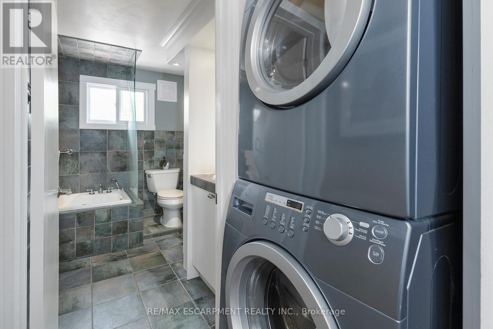 193 Pine Cove Road, Burlington, ON - Indoor Photo Showing Laundry Room