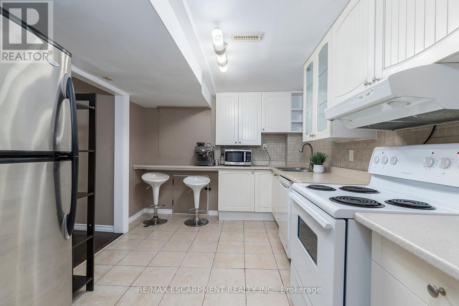 193 Pine Cove Road, Burlington, ON - Indoor Photo Showing Kitchen
