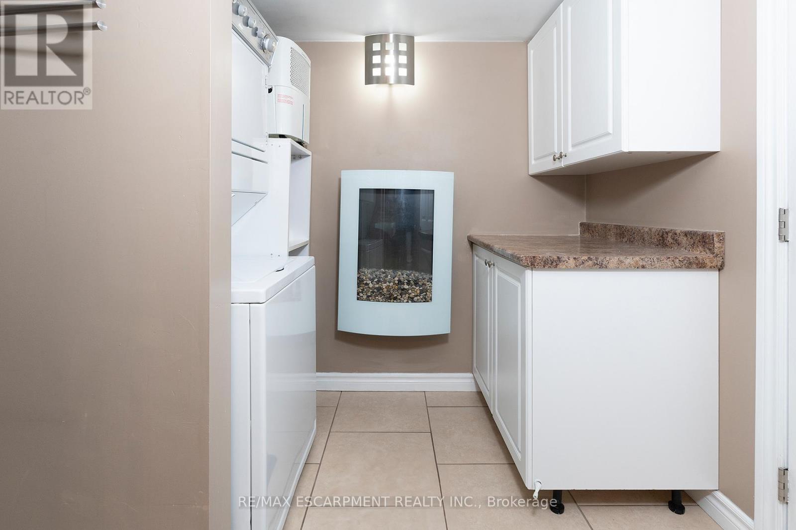 193 Pine Cove Road, Burlington, ON - Indoor