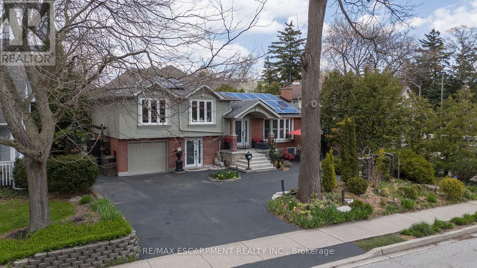 193 Pine Cove Road, Burlington, ON - Outdoor With Facade
