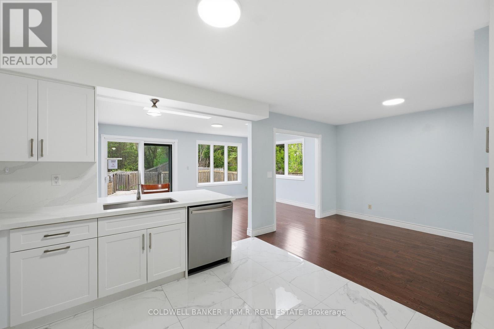 1549 Simcoe Street N, Oshawa (Samac), ON - Indoor Photo Showing Kitchen