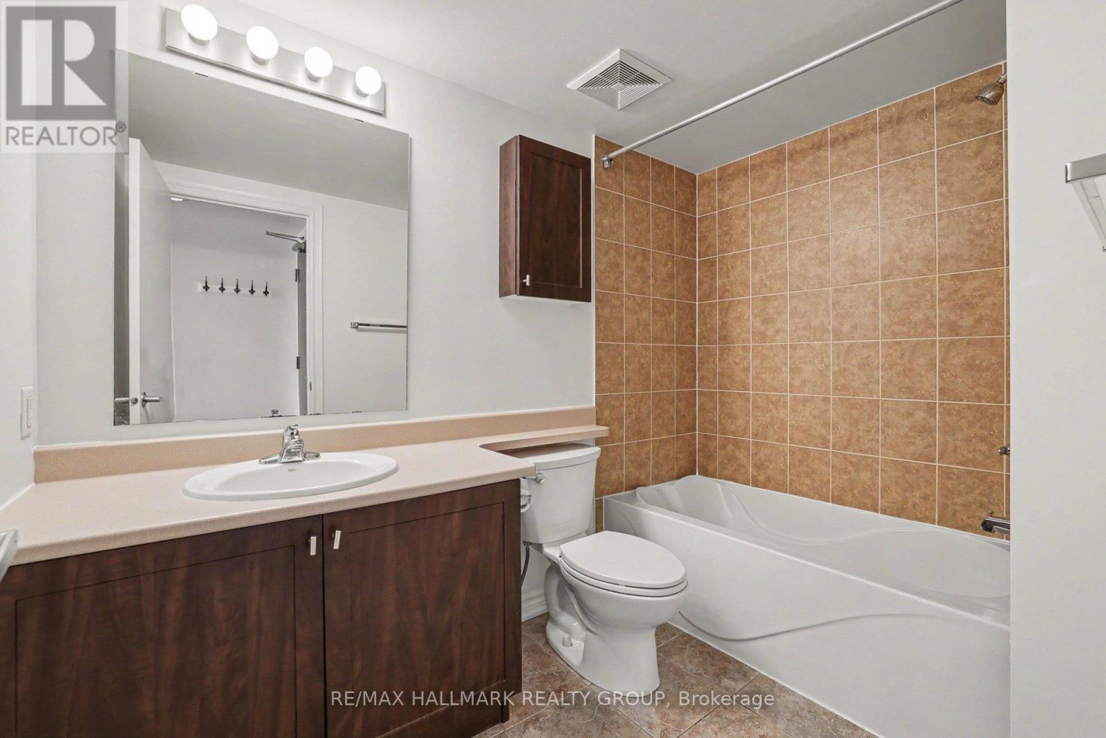 1304A - 234 Rideau Street, Ottawa, ON - Indoor Photo Showing Bathroom