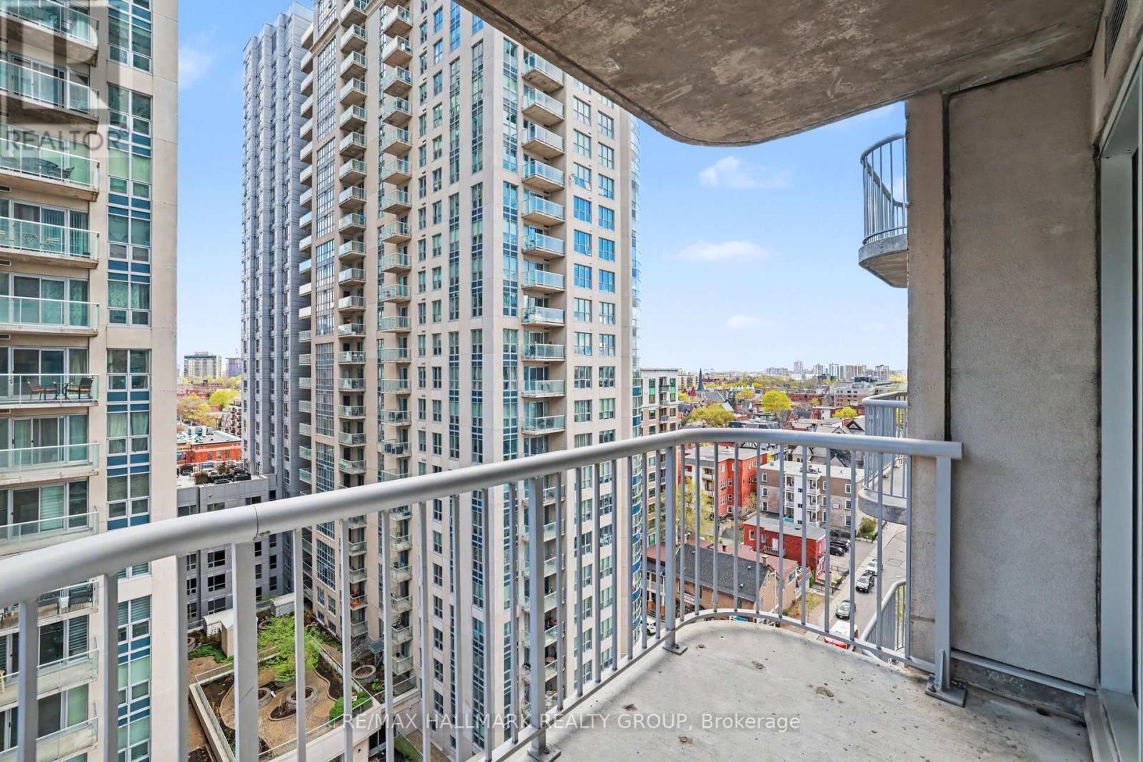 1304A - 234 Rideau Street, Ottawa, ON - Outdoor