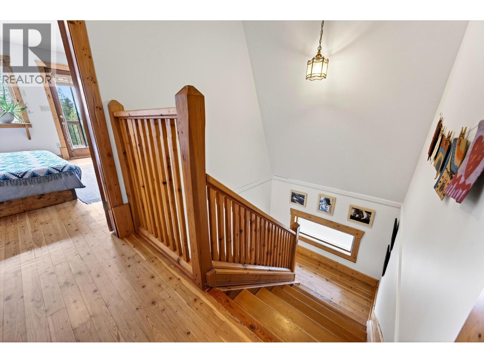2487 Seward Rd, Golden, BC