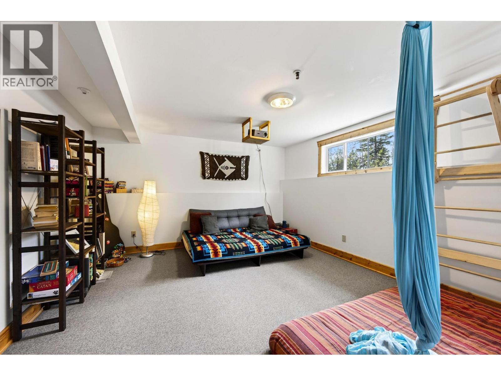 2487 Seward Rd, Golden, BC